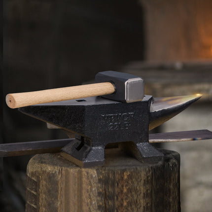 Single Horn Anvil, 10 kg Cast Steel, Hardy And Pritchel Holes