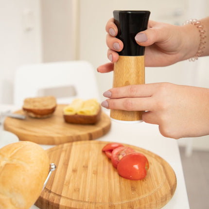 Spice grinders in sets of 2