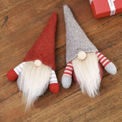 Standing gnome - set of 2 pcs. S17238