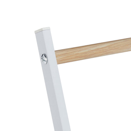 Standing towel hanger in metal