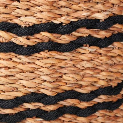 Storage basket made of seaweed