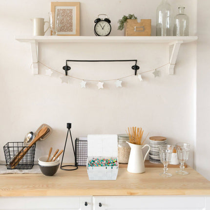 Storage basket with lid