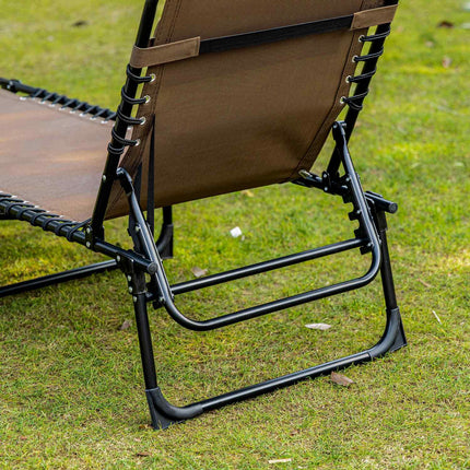 Ligstoel opvouwbare tuinligstoel met kussen, zijvak, ligstoel met 5-voudig verstelbare rugleuning, weerbestendige campingligstoel belastbaar tot 120 kg, voor tuinstrandzwembad, bruin Aosom