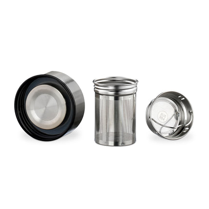Tea bottle with strainer to take with you