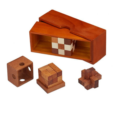The wooden puzzle