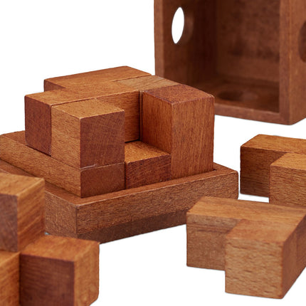The wooden puzzle