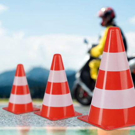 Traffic cone set in 10