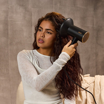 Wahl Ionic Flow Hair Dryer 2100 W with Cool Shot, Black, Diffuser, Concentrator