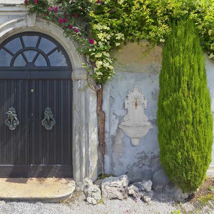 Wall-Mounted Cast Iron Garden Fountain with Tap