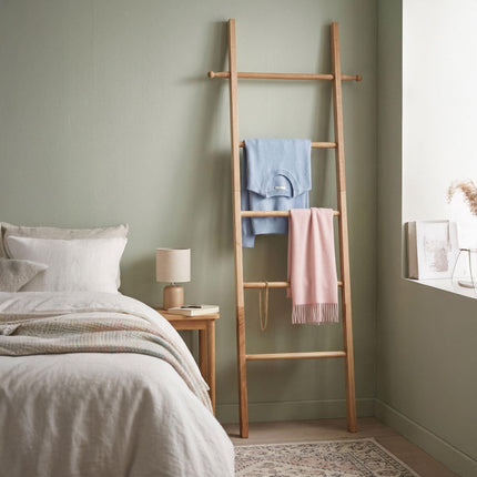Walnut Towel Ladder, 5 Rungs, Natural Finish