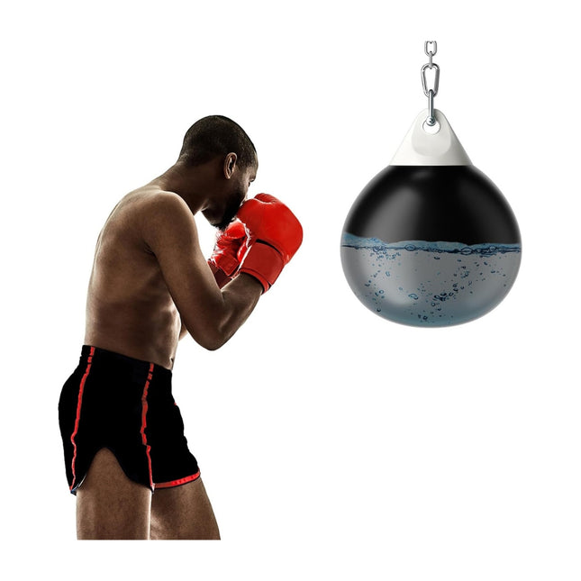 Watergevulde bokszak met metalen ketting en slang