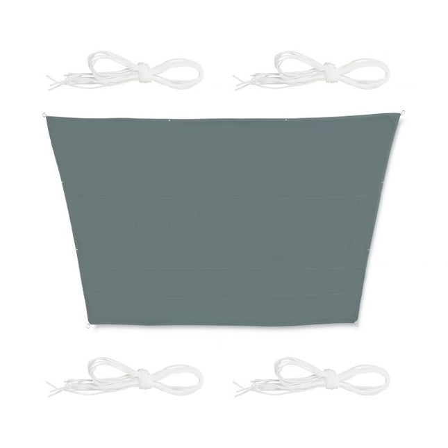 Water tank with faucet