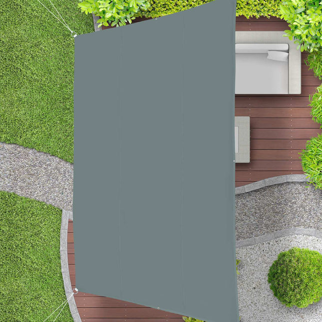 Water tank with faucet