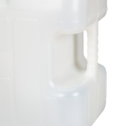 Water tank with faucet