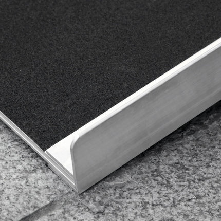 Folding wheelchair ramp, capacity 270 kg, 93x73 cm