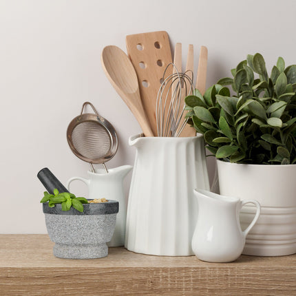 Wire basket with wooden handle