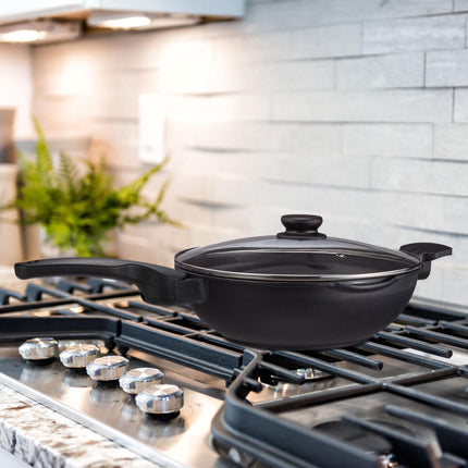 Wok with lid induction