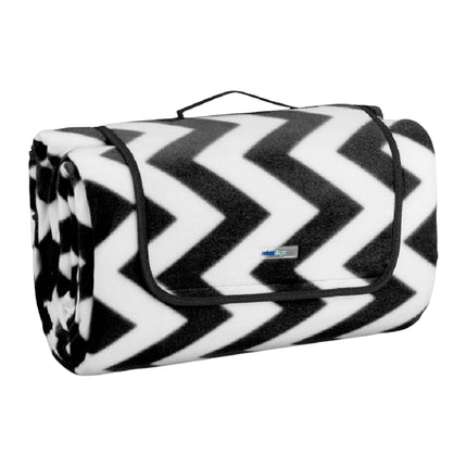 XXL picnic blanket with zigzag pattern