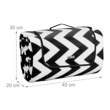 XXL picnic blanket with zigzag pattern
