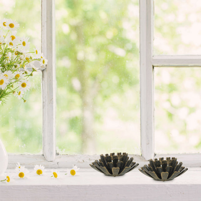 set of 2 flower-shaped tealight holders